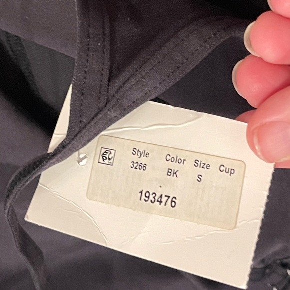 Maiden form nwt black compression shapewear tank top - Picture 7 of 10